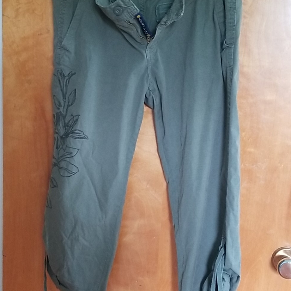 Lucky Brand green with floral print capris